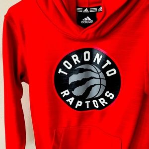 Toronto Raptors ADIDAS KIDS MEDIUM 10/12 Logo Showtime Performance Hoodie - Red